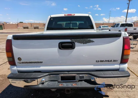 2002 Chevrolet Silverado C1500 z USA, uszkodzony, nr VIN 2GCEC19V121121998